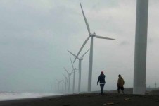 wind-power-2013-turbine-pulupandan-philippines