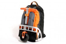foldable-kick-scooter-backpack-gustavo-brenk_13